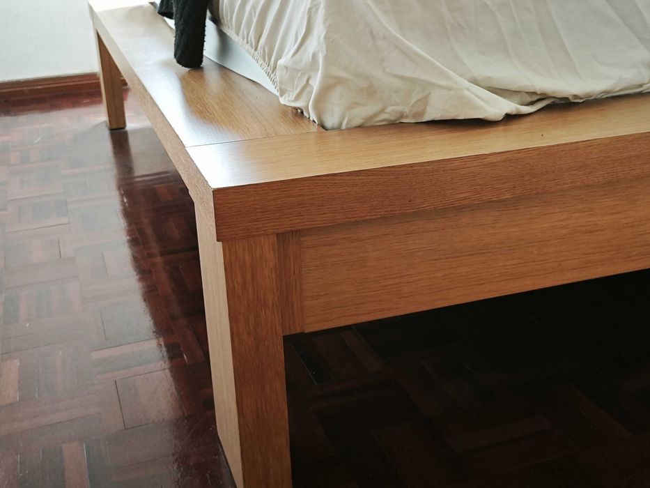 Cama Casal para colchão 200x160cm. Design Japones.