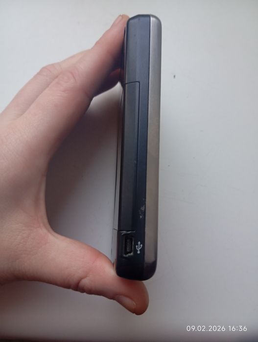 Це кишеньковий комп'ютер Asus