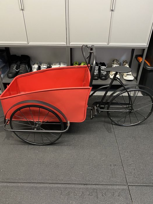 Carrinho Bar Triciclo em Ferro (110x55x65) - Área