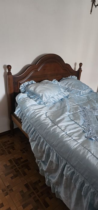 Cama casal + colchao 183x133cm