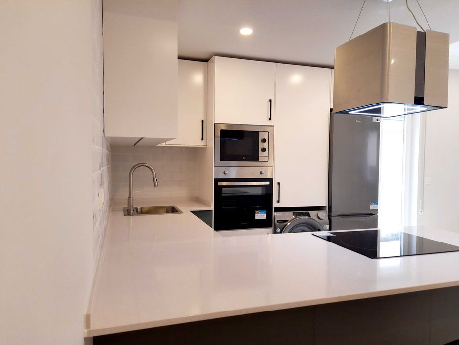 Apartamento para arrendar totalmente remodelado com excelente localização