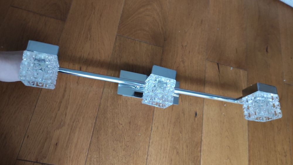 Oświetlenie, kinkiet nad lustro