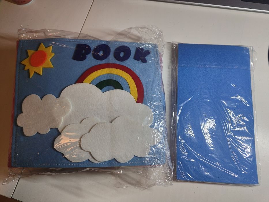 Filcowa książka sensoryczna Montessori manipulacyjna duża B147