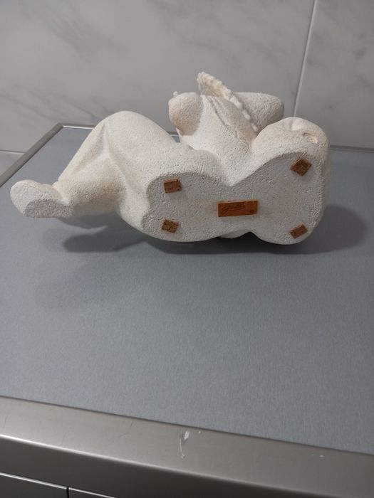 Estatueta em mármore areada