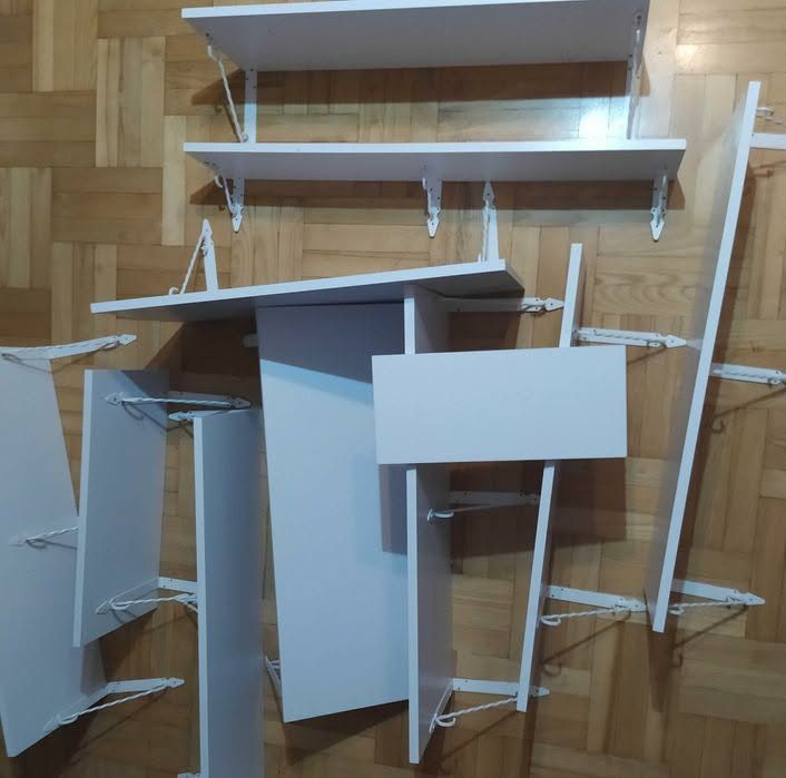 Półki w bardzo dobrym stanie