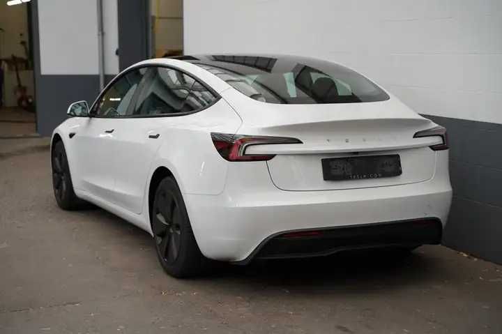 Tesla model 3 2024