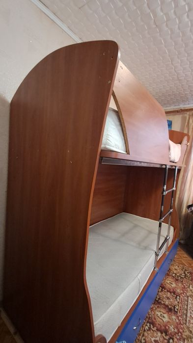 Двохповерхове ліжко