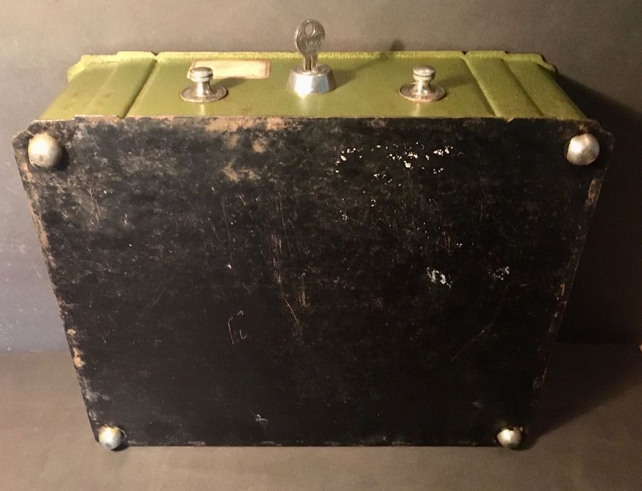 COFRE/FERRO - bom funcionamento - 6,6 Kg - antigo