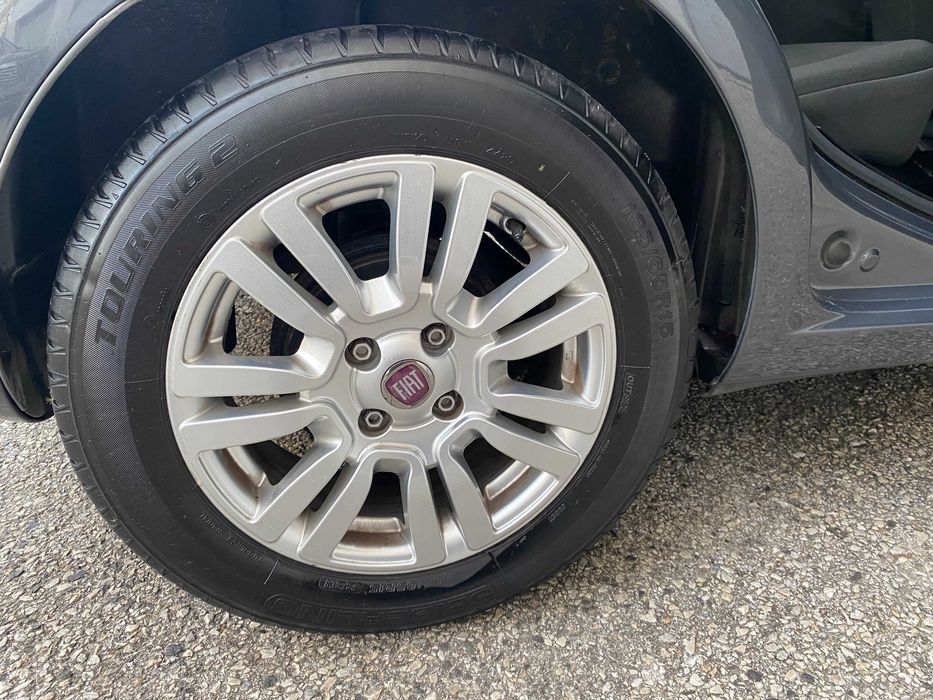 Fiat Punto 2013 poucos Kms!