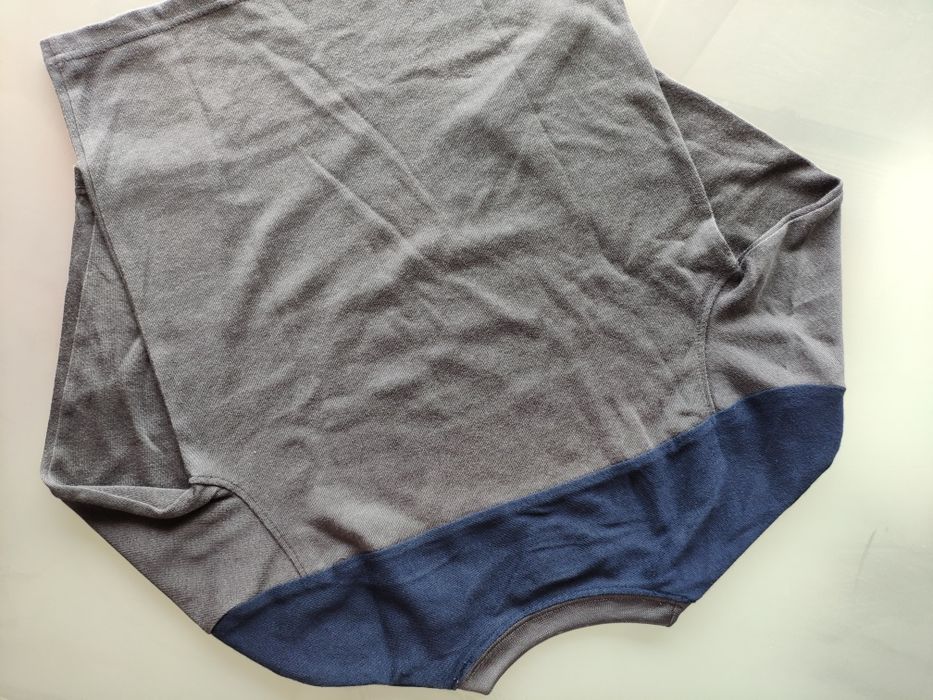 AGORA €10 -Camisola OSHKOSH 6-7 anos