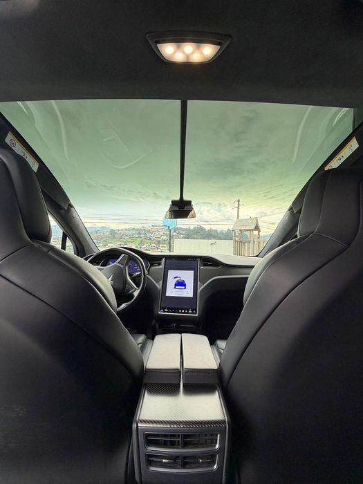 Tesla Model X 75D64846303427585122
