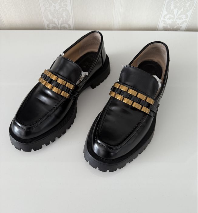 Жіночі лофери ZARA
