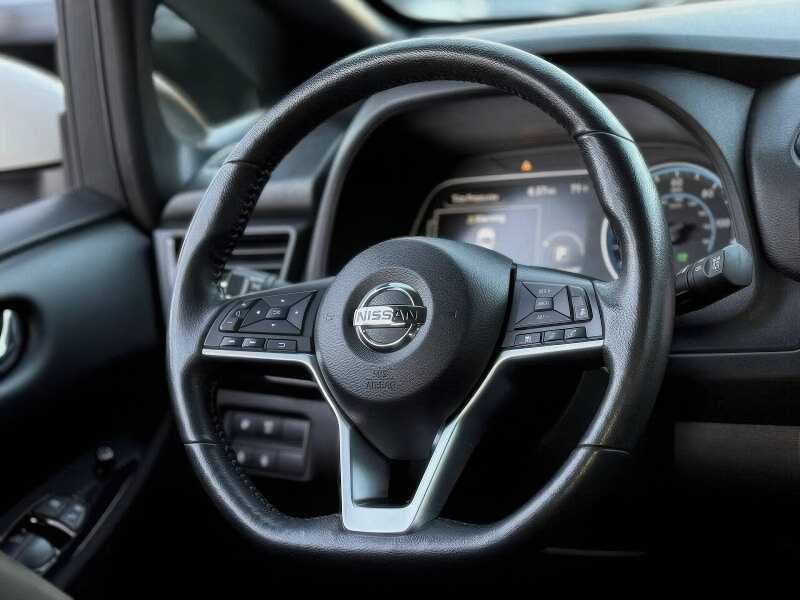 2022 Nissan LEAF SV