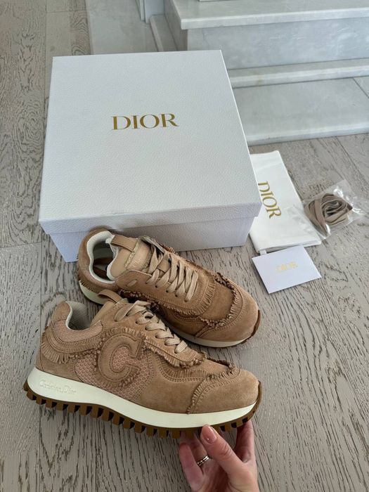 Нові оригінальні кросівки Christian Dior