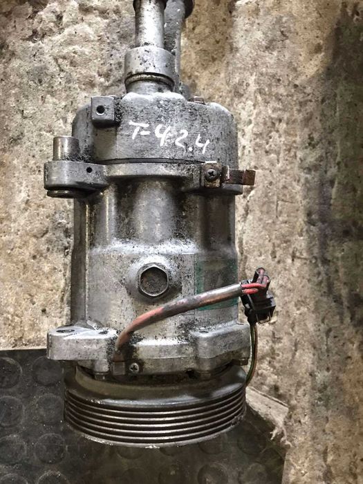 Компрессор кондиционера Фольксваген Т-4 2,5TDI 2.4D