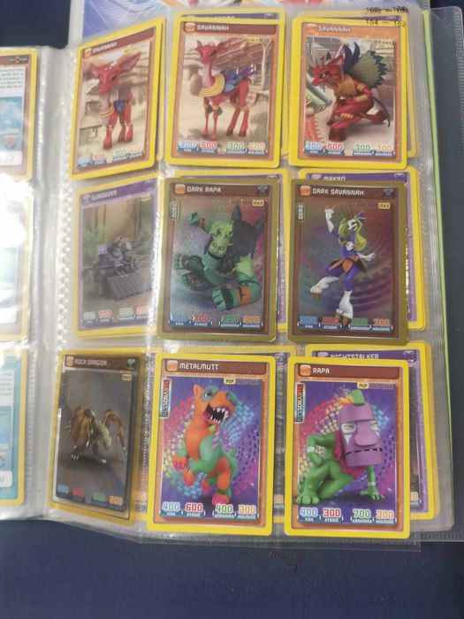 Cadernetas Invizimals+Cartas (Batalha de Caçadores e Desafios Ocultos)