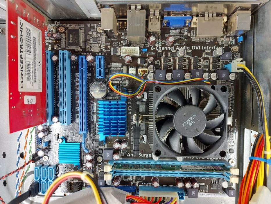 Torre PC Pentium 4 AMD K7 com leitor de DVDs da LG