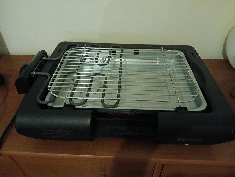 Grelhador marca Becken avariado