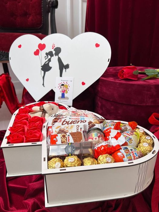 Подарункові набори бокси солодощі Кіндер Серце Х2