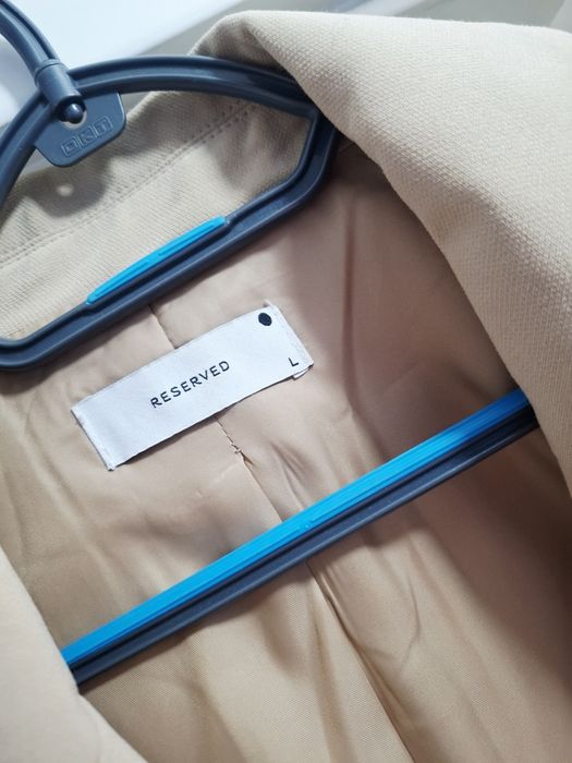 Beżowy garnitur damski marynarka żakiet spodnie elegancki reserved L40