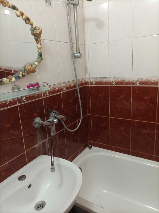 Сдам большую по площади 1 комнатную квартиру на Черемушках Дом Мебели