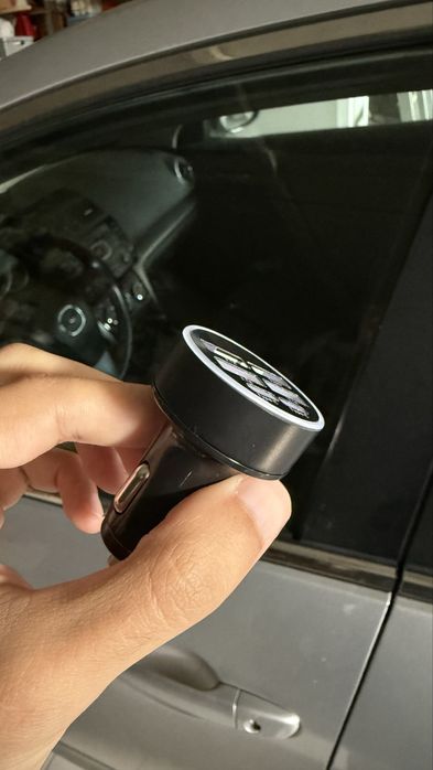 Carregador de telemovel para o carro