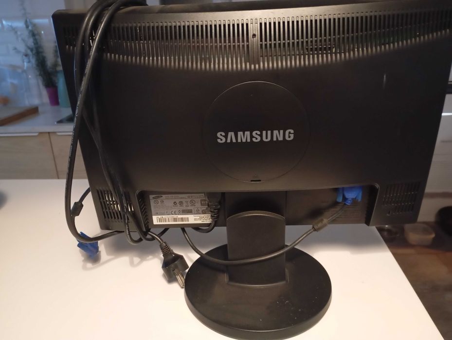 SAMSUNG LCD EnergyStar 2043NW WideScreen MONITOR PC ecrã 51 cm (20")