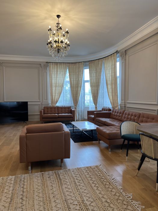 Продаж! Квартира з видом на драмтеатр — історичний центр міста