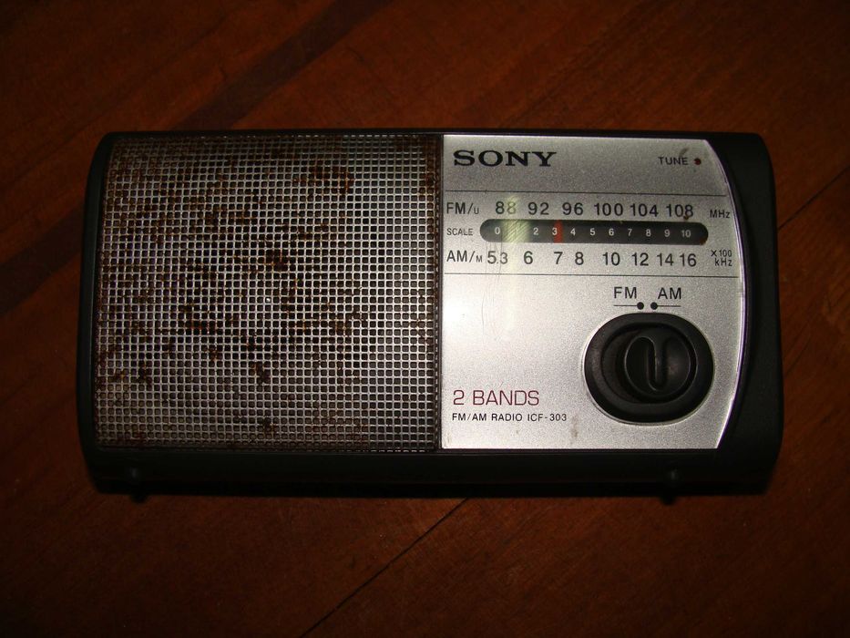 Rádio Portátil Sony ICF - 303