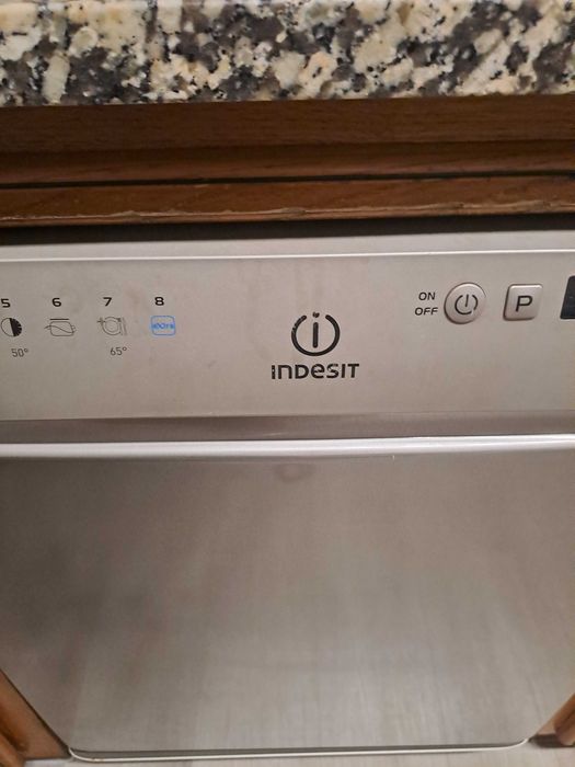 Cozinha completa em madeira maciça
