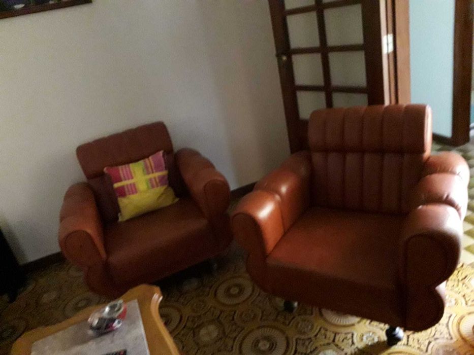 Sofás antigos em excelente estado