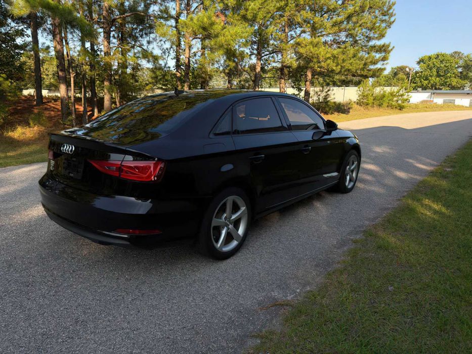 Audi A3 Premium      2015