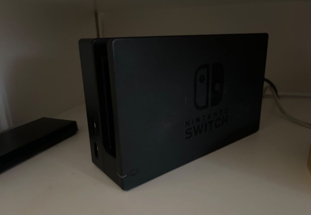 Nintendo Switch com 4 comandos