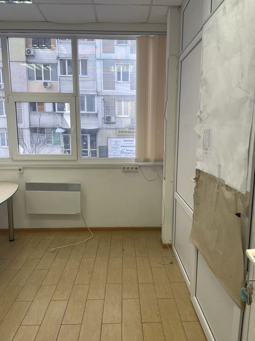 Сдам офис 12 кв.м ул Руденко 6а БЦ Колизей