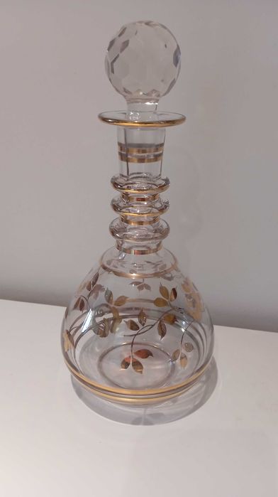 Garrafa em cristal com dourados