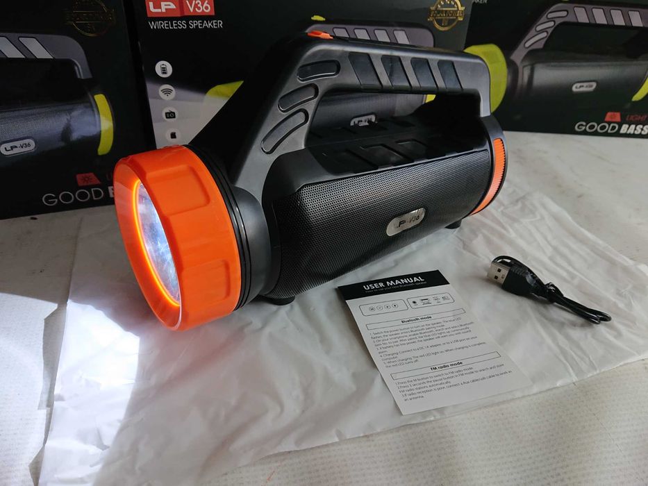 Latarka solarna z głośnikiem bluetooth radio FM czerwona