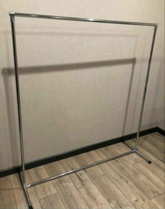 Є чотири банери.Банер "Мафія", фотозона, каркас