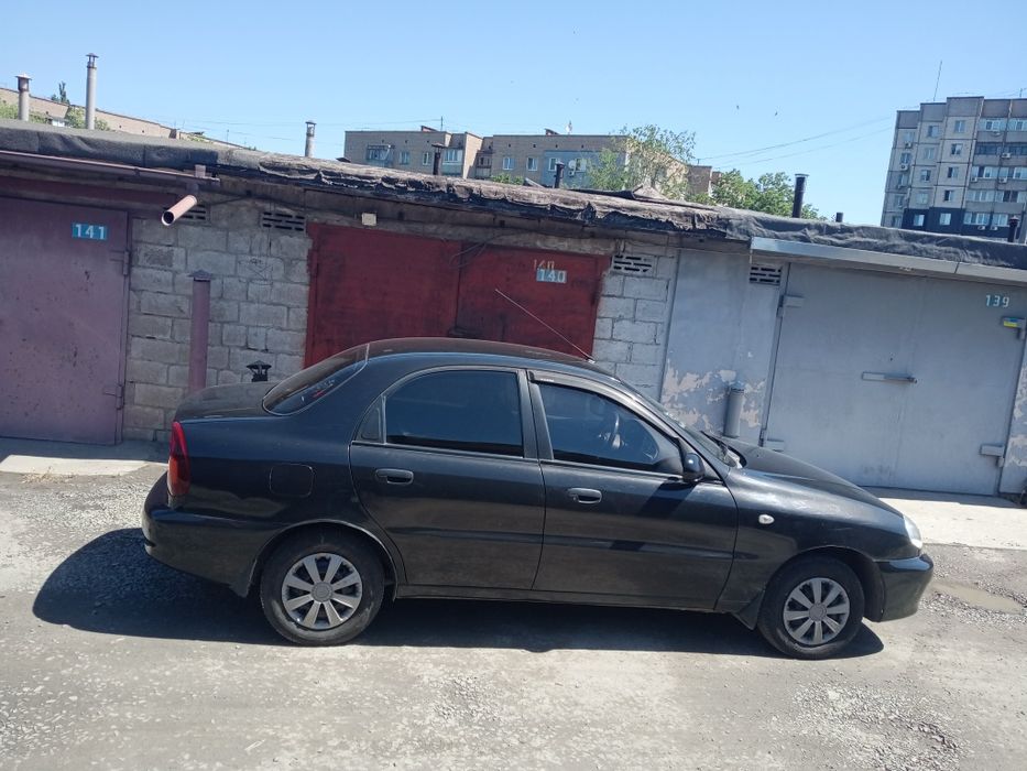 Продам семейный автомобиль.