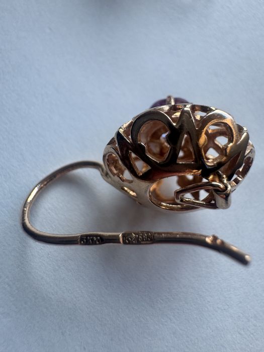 Золотые серьги с александритом