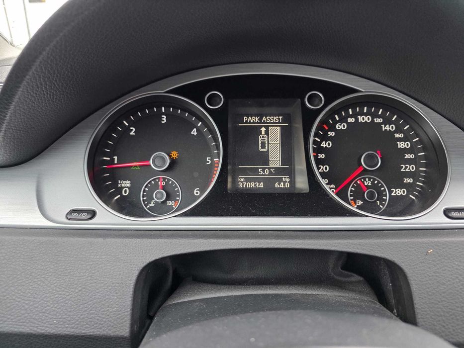 Volkswagen Passat B6 kombi 2.0 TDI DSG 140km – bogato z B7, zadbany