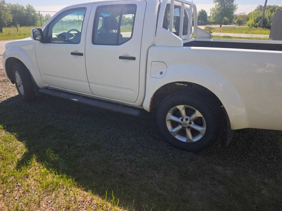 Nissan navara 4*4