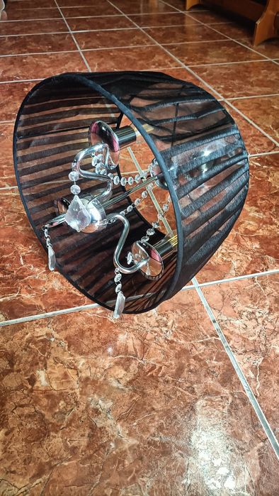 Vendo dois candeeiros de teto para sala em perfeitas condições.