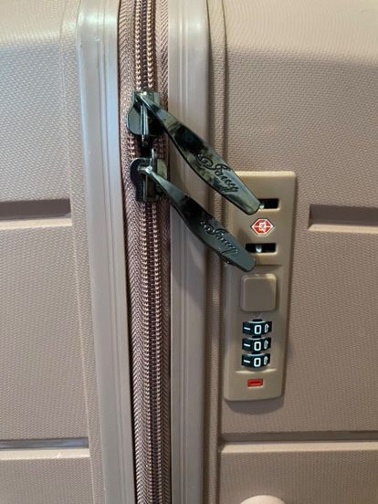 Валіза XL (дифекти на фото)