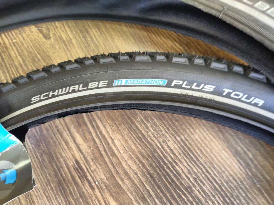 Par de Pneus Schwalbe Marathon Plus Tour 28x2,15" (55-622) - Novos, Nunca Usados