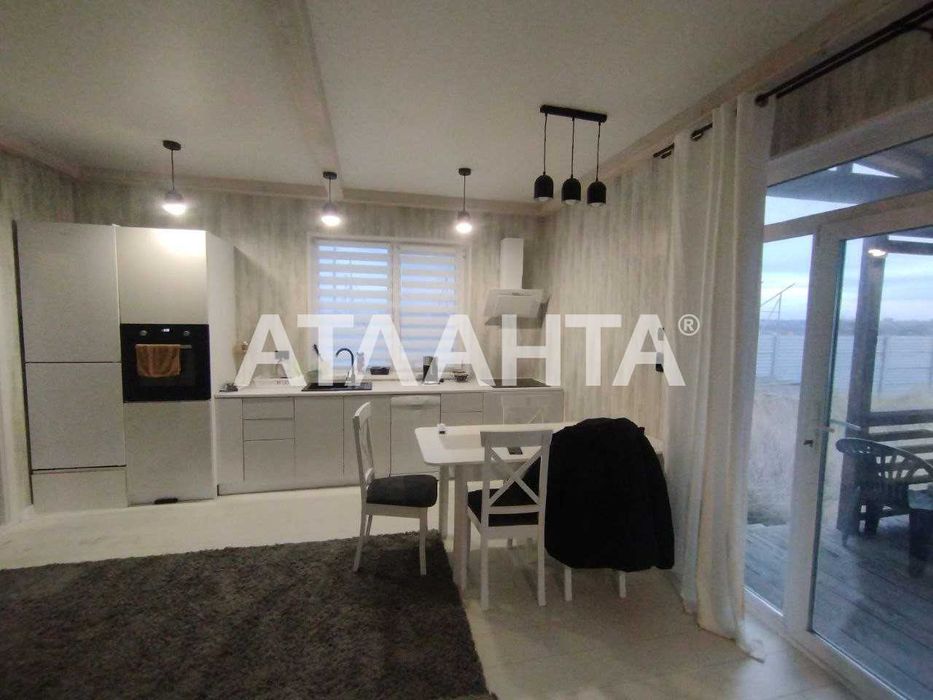 Дом в Новой Дофиновке с капремонтом.