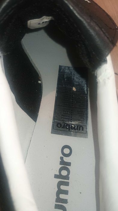 Buty piłkarskie nowe "Umbro"