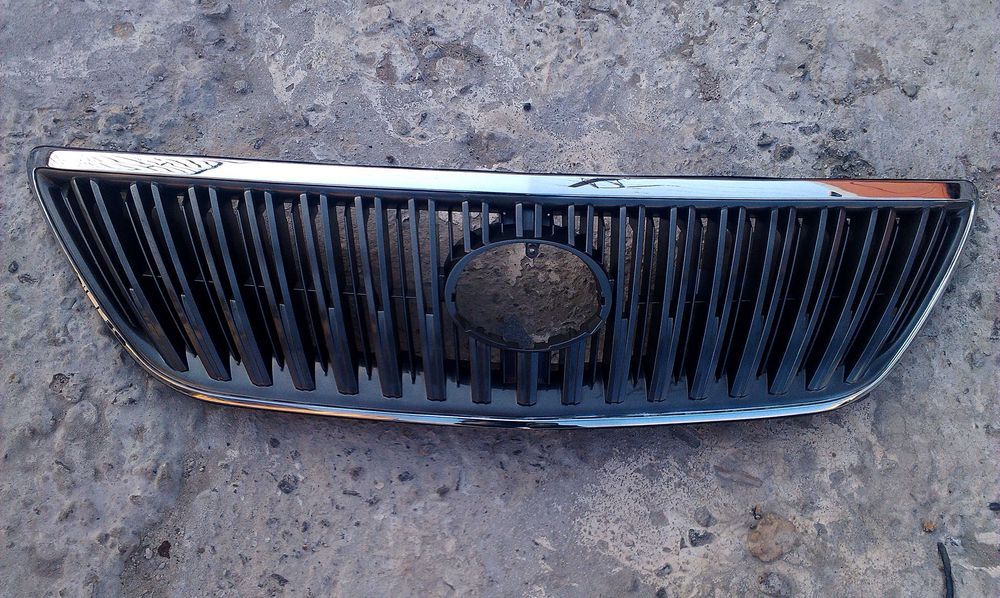 Решітка радіатора на Lexus RX