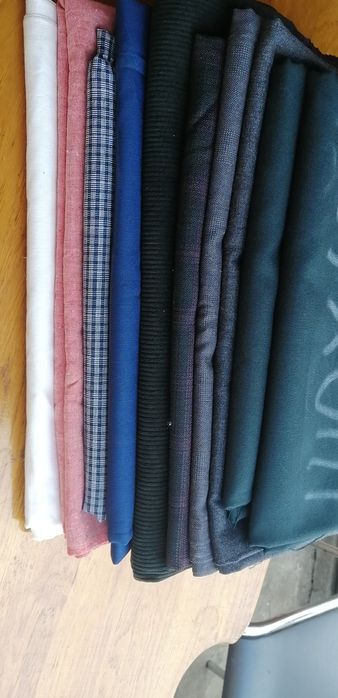 Відрізи тканин різні