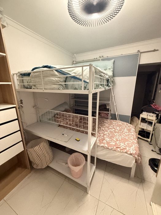 Vendo beliche com mesa e prateleiras