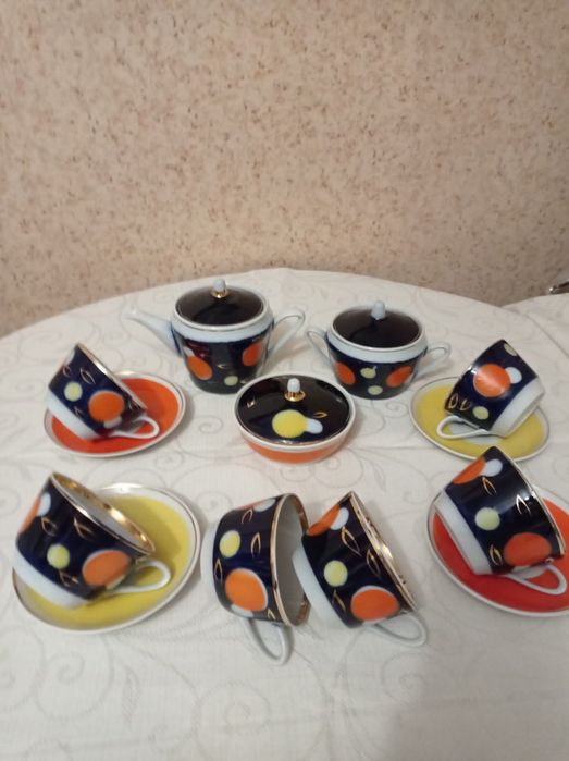 Чайний сервіз «Вогні цирку» 60-ті рр, Полонне